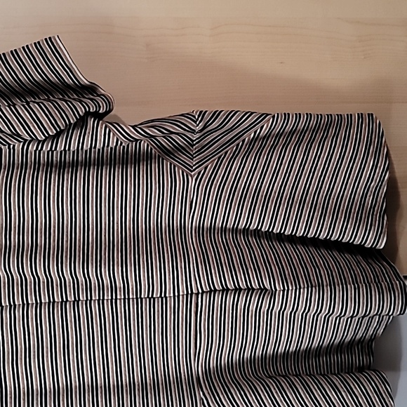 Woman's Talbots 1X Short Sleeve Top, Zipper in Back, Preloved Tan Black pinstrip - Picture 7 of 13